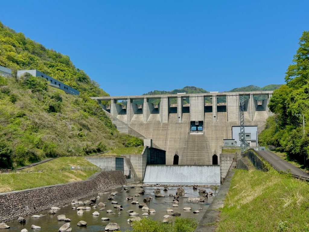 苫田ダム