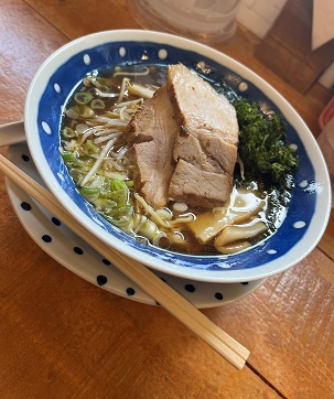 牛骨ラーメン 富んや
