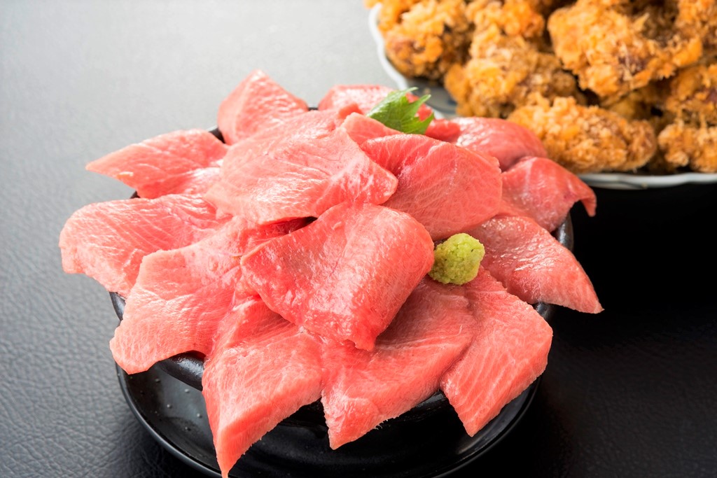 まぐろ水揚げ日本一! ｢清水魚市場　河岸の市｣　　　