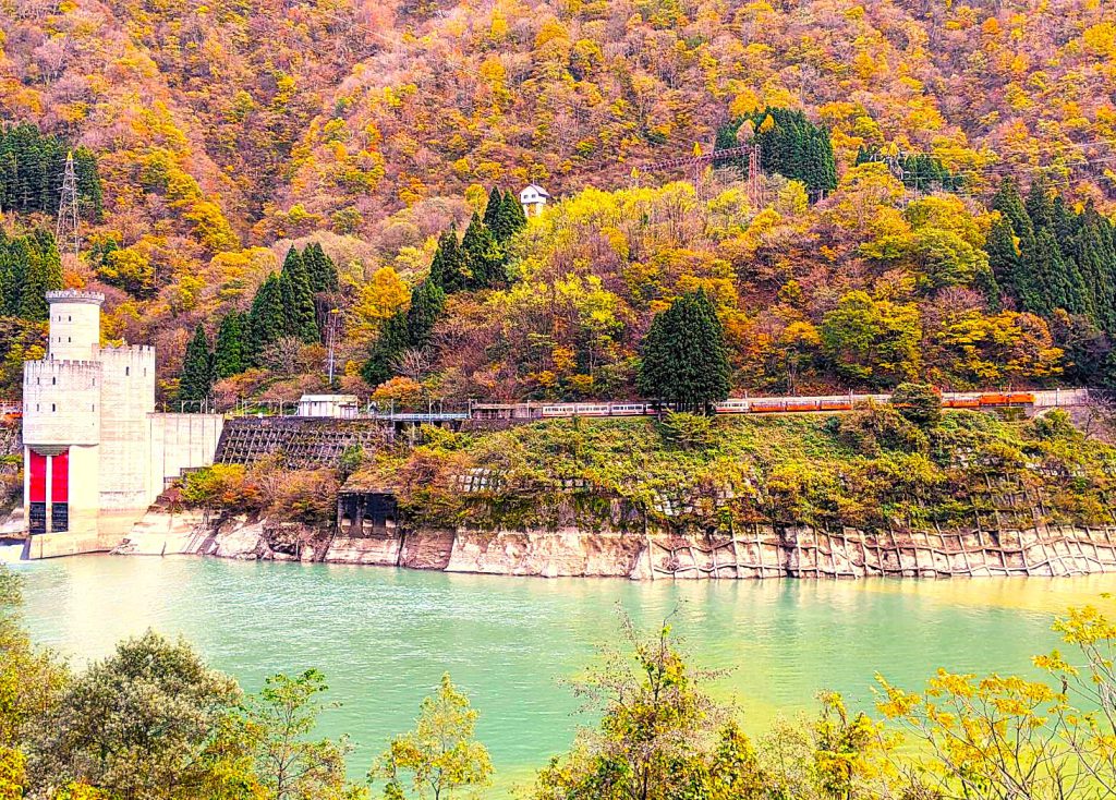 黒部峡谷の紅葉